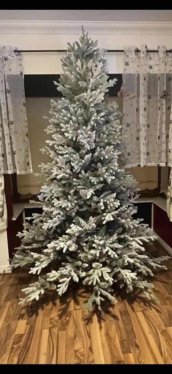 Christmas tree - Image 1