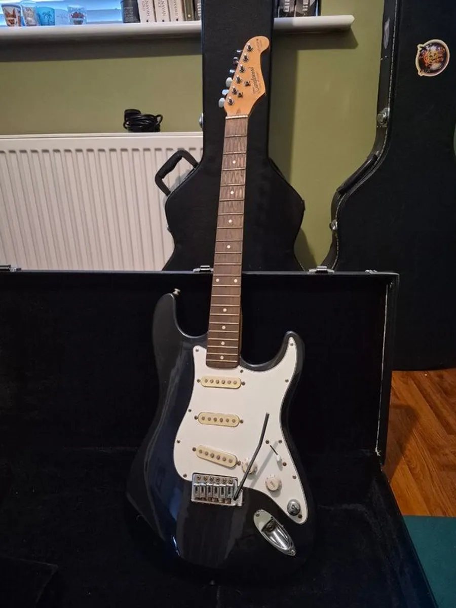Imitation Stratocaster & Thomann E-Guitar Hard Case - Image 3