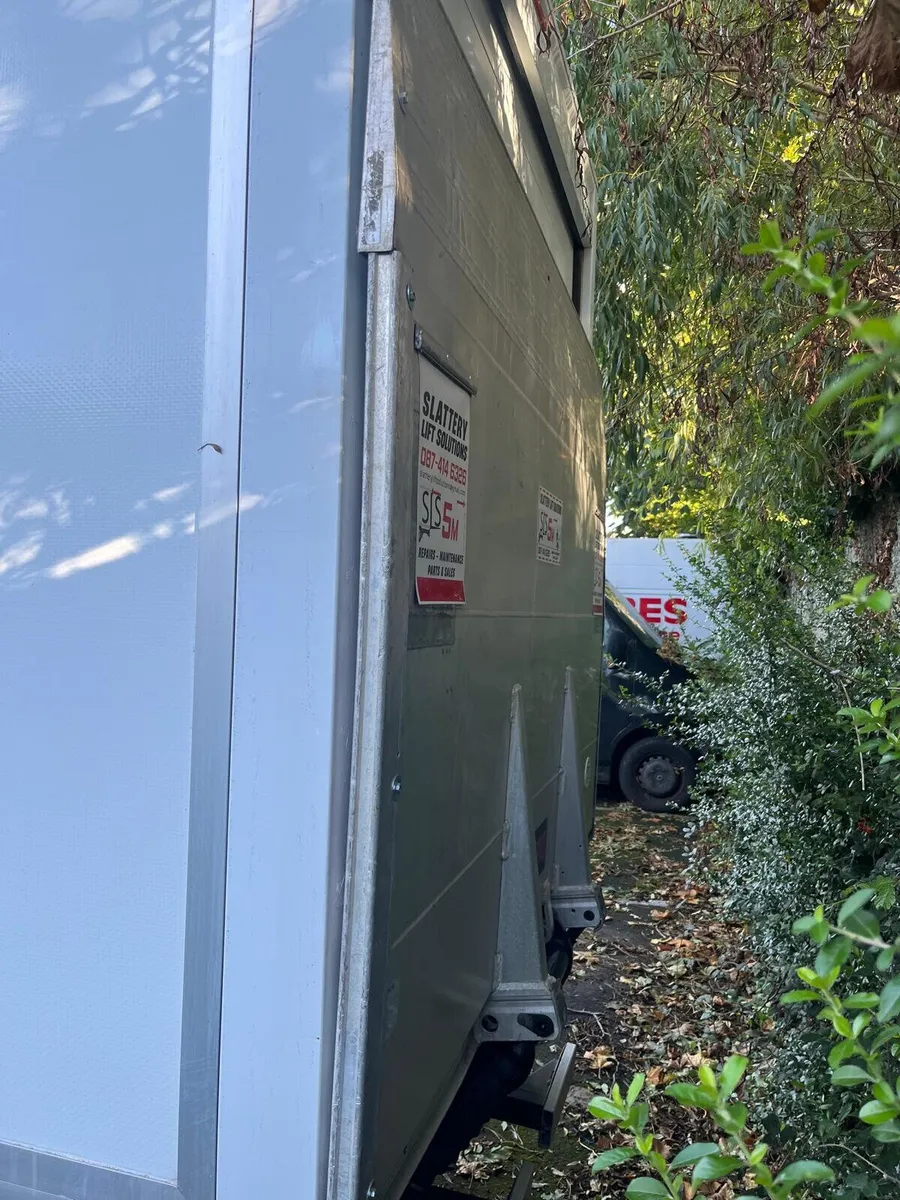 2020 Volkswagen Crafter Luton Box Van - Image 2
