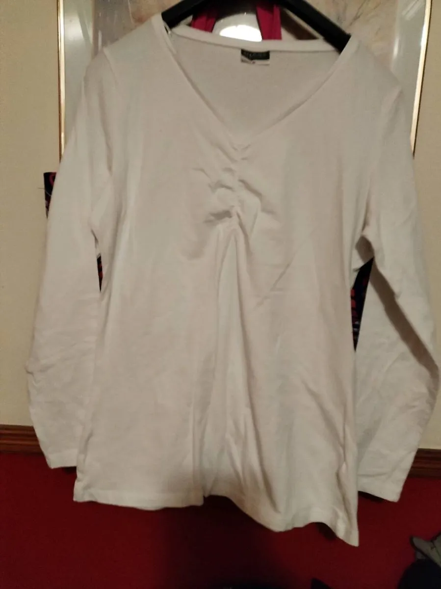 Selection ladies clothes - Image 1