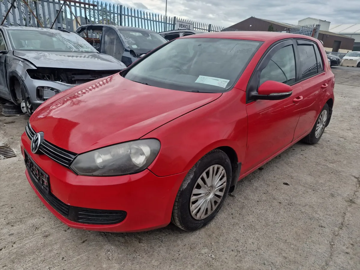 11 VW GOLF 1.6 TDI (CAY) FOR BREAKING - Image 2