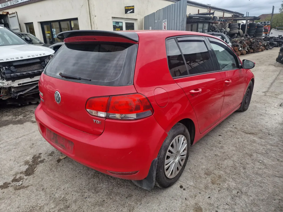 11 VW GOLF 1.6 TDI (CAY) FOR BREAKING - Image 4