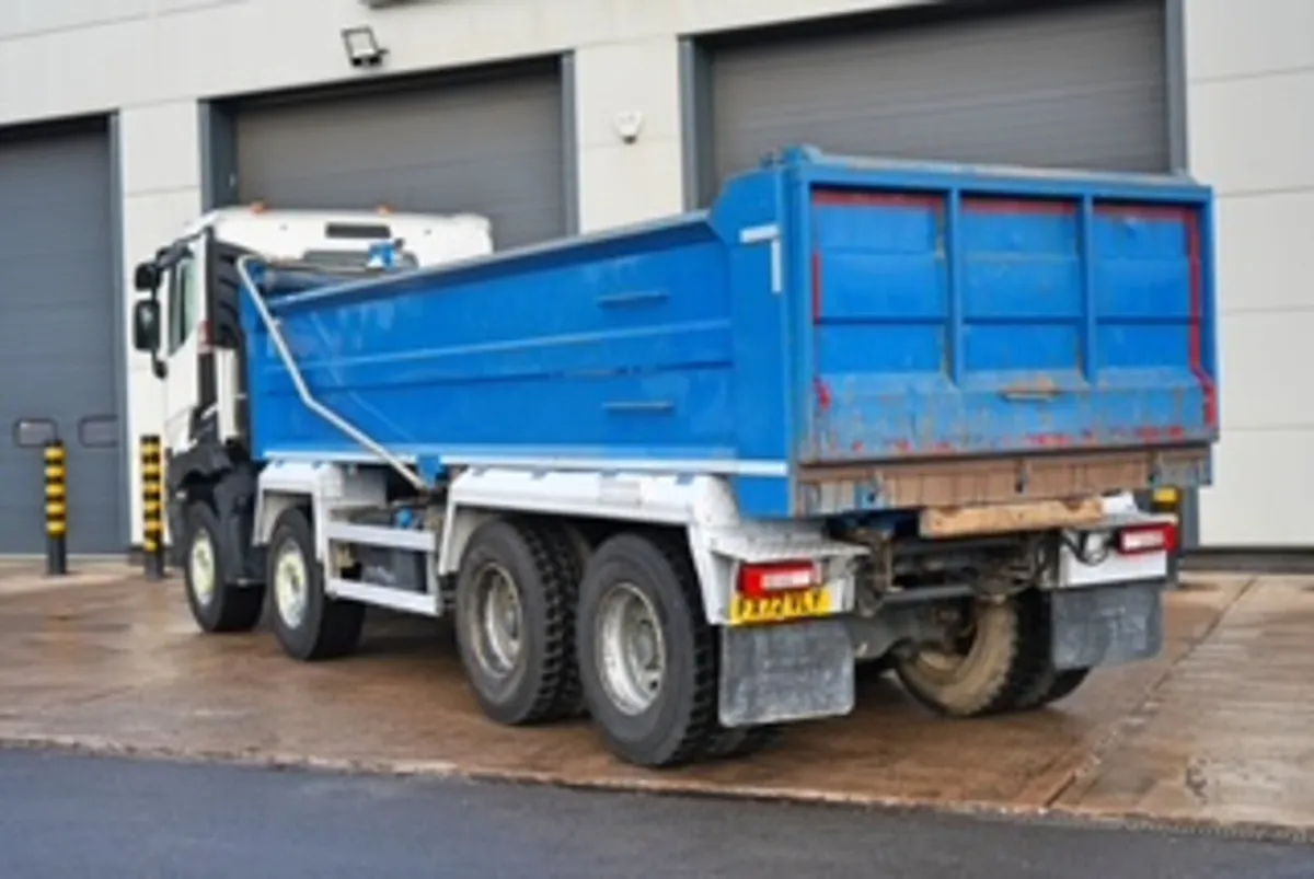 2023 RENAULT C-430 8X4 STEEL BODY TIPPER - Image 4