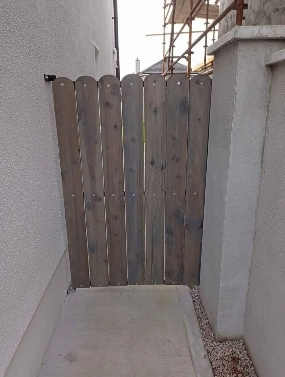 Side gates - Image 2
