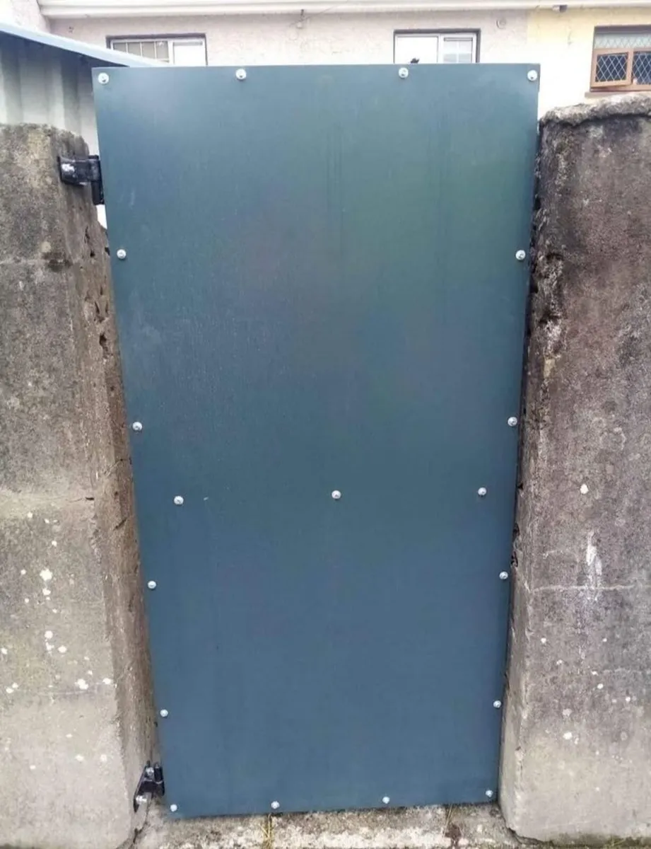 Side gates - Image 3
