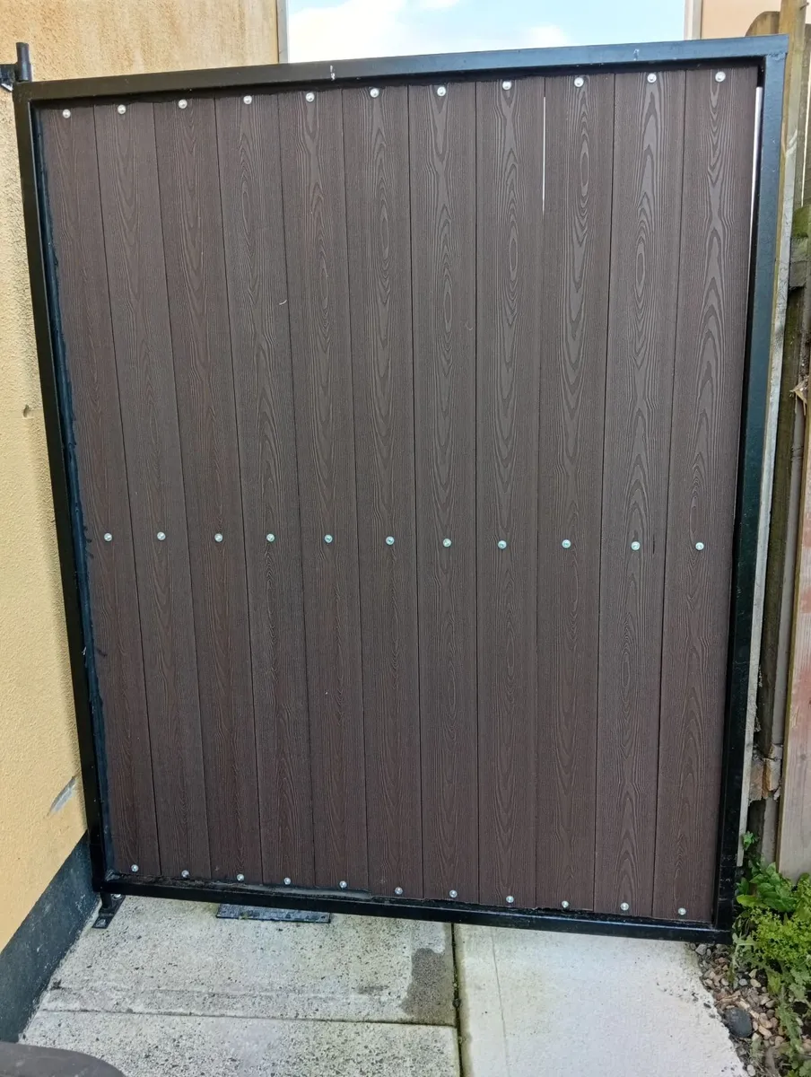 Side gates - Image 1