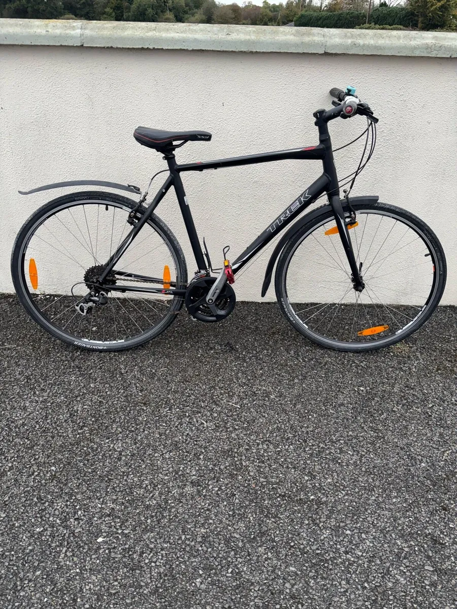 Trek 7.2 FX Hybrid Bike - Image 1