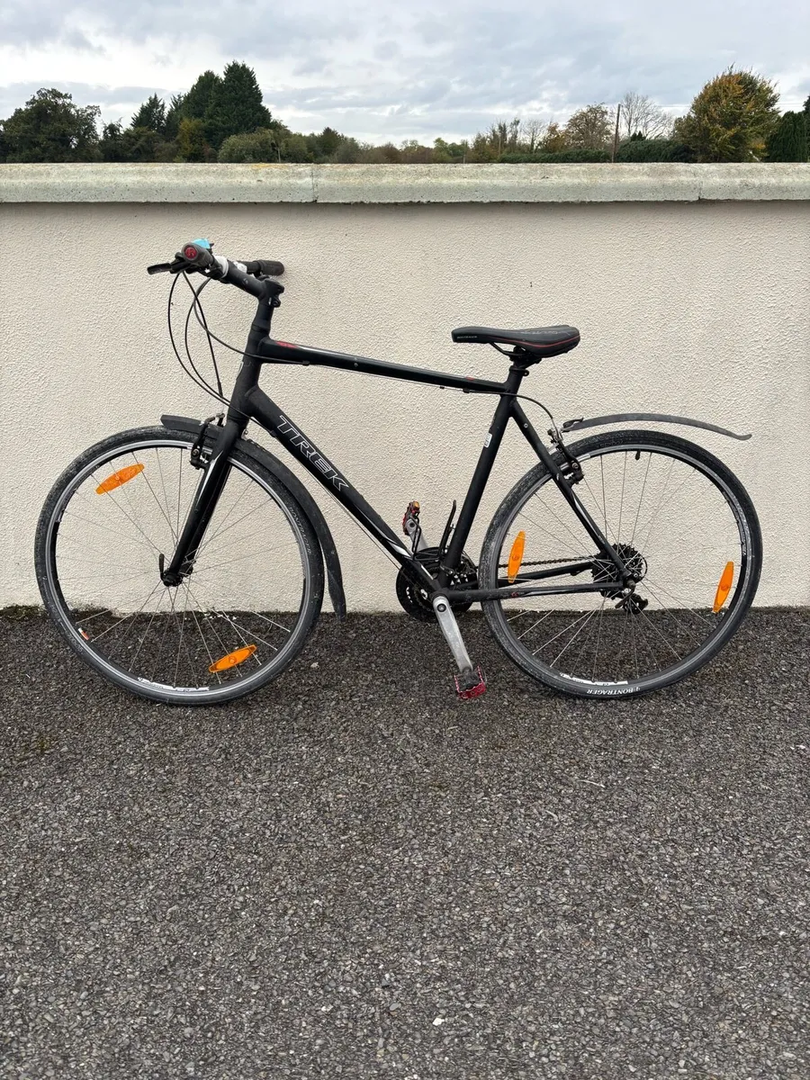 Trek 7.2 FX Hybrid Bike - Image 2