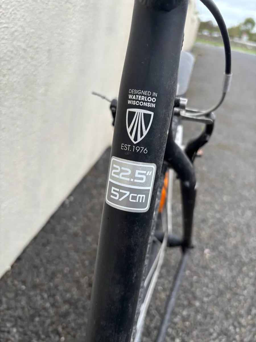 Trek 7.2 FX Hybrid Bike - Image 3