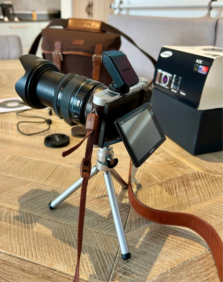 Samsung NX300 Camera - Image 2