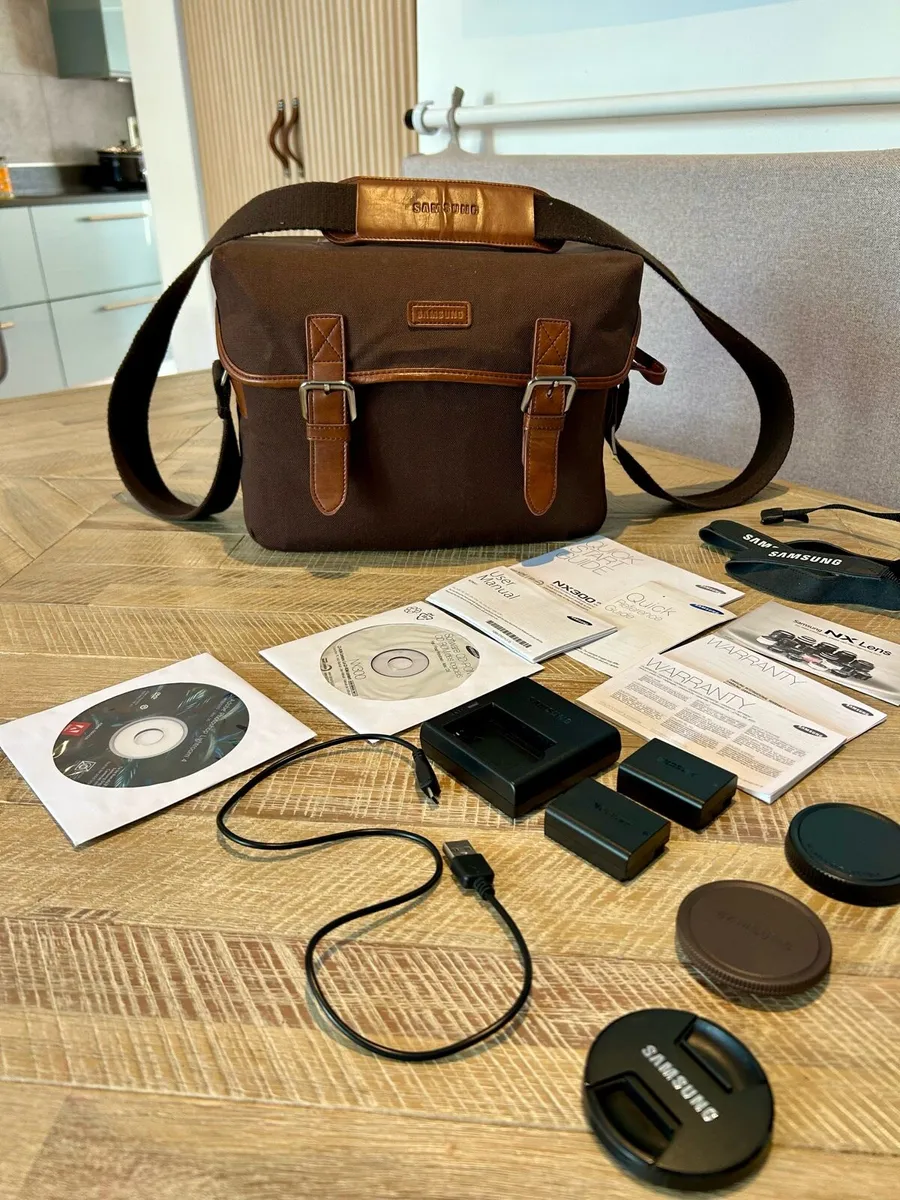 Samsung NX300 Camera - Image 3