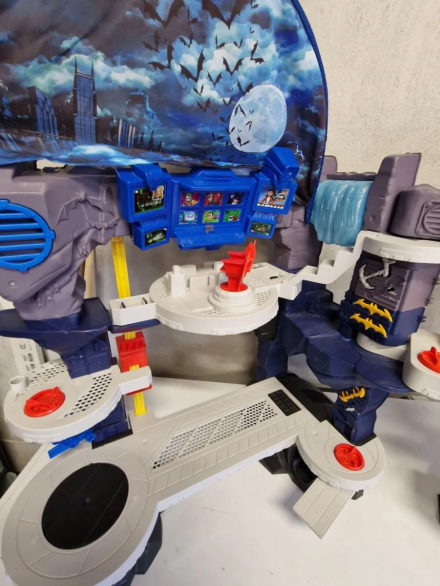 Batman Batcave Playset - Image 2