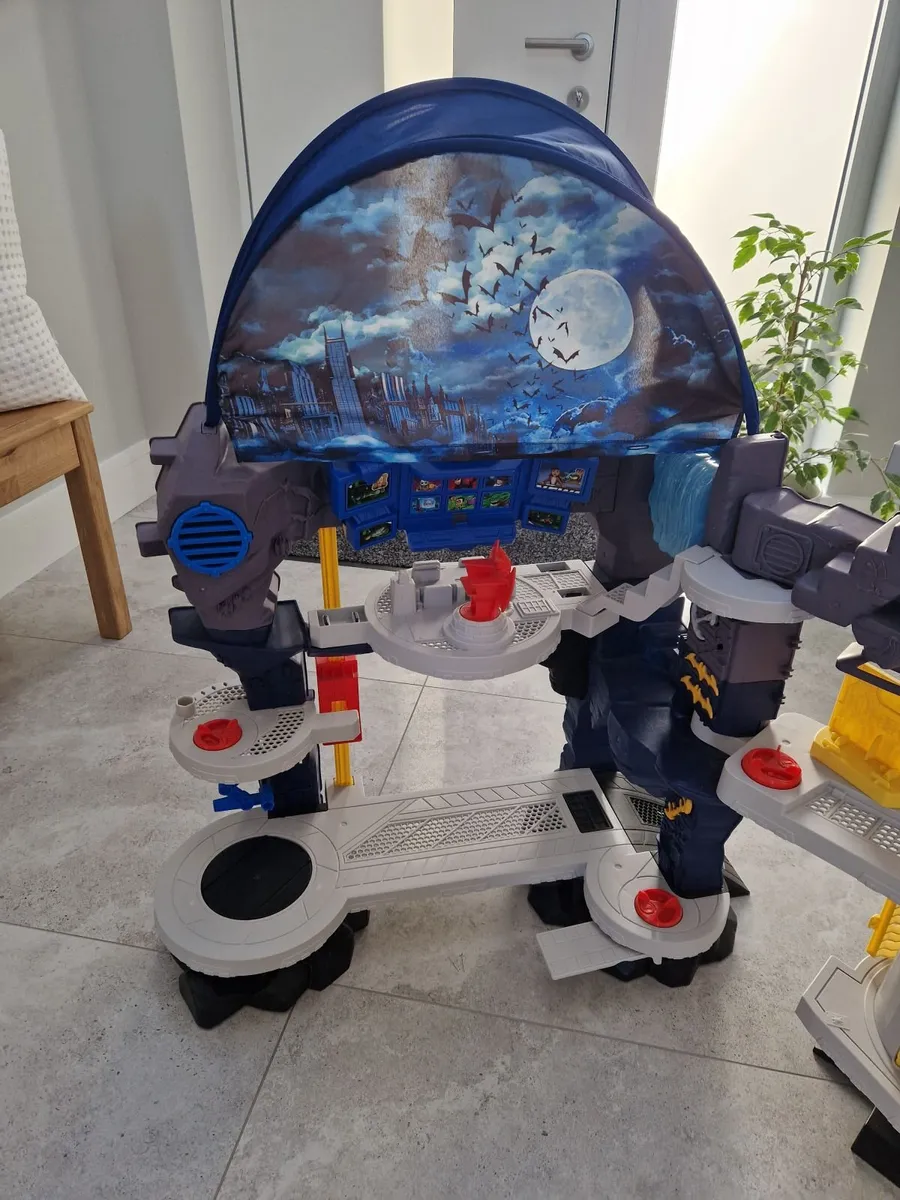Batman Batcave Playset - Image 4