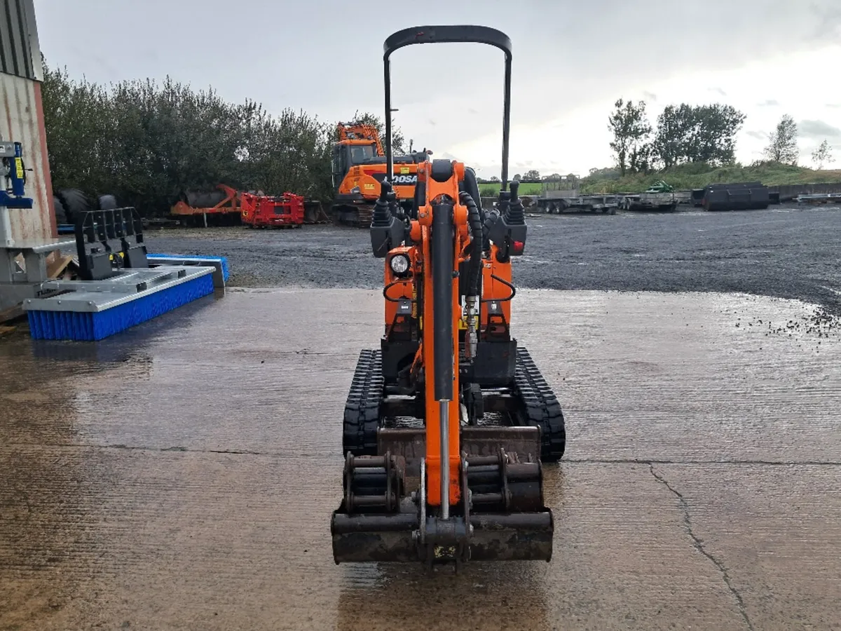2021 Doosan DX10Z micro digger - Image 2