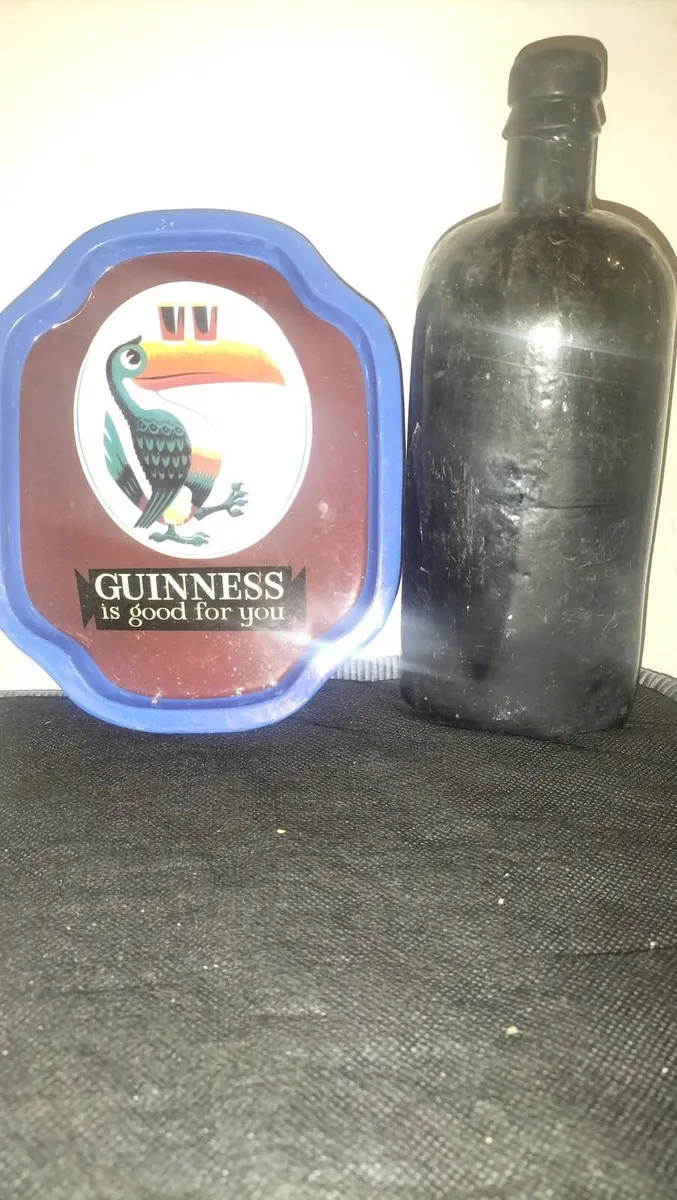 VINTAGE BOTTLE &  GUINNESS TRAY