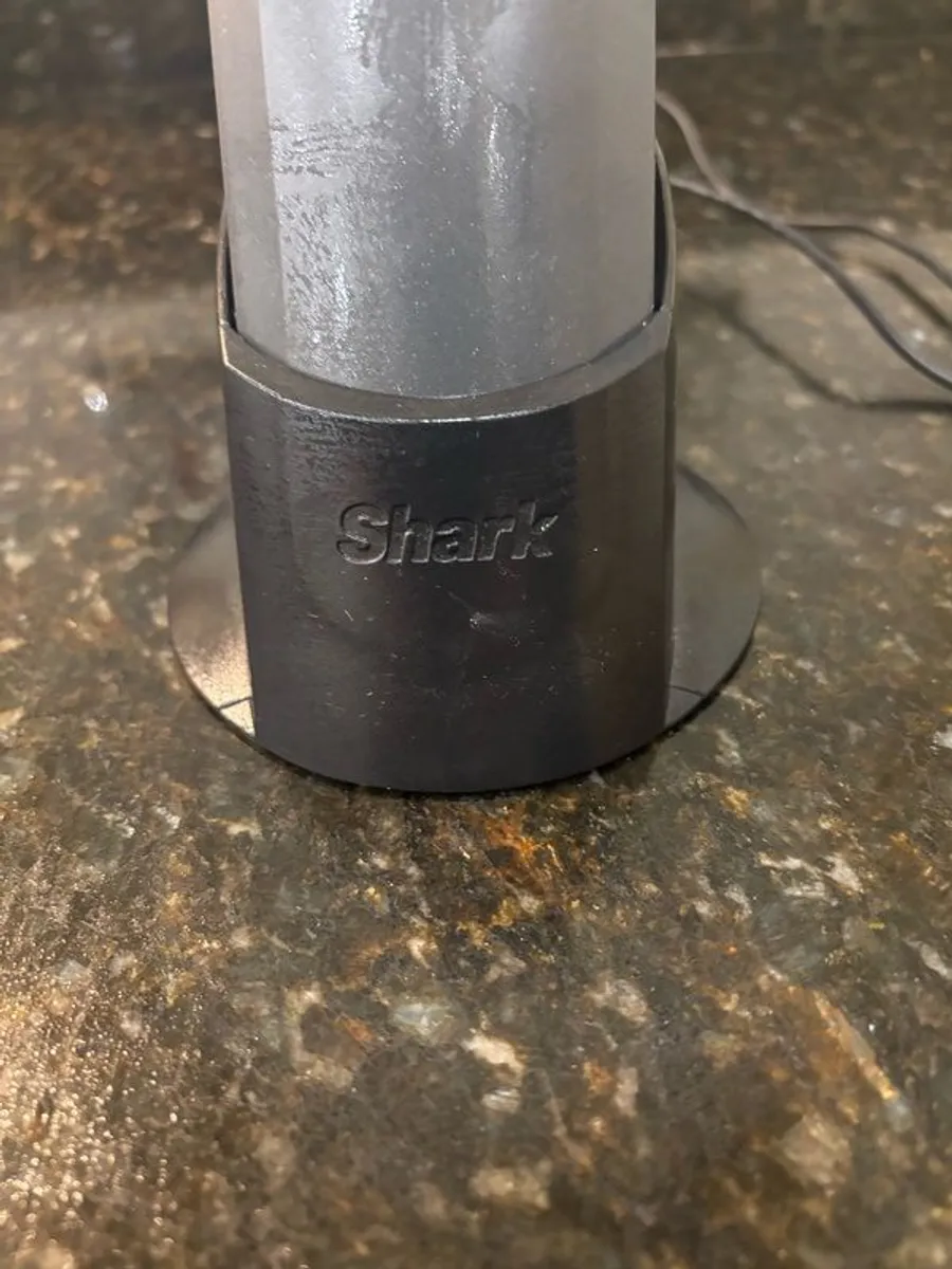 Shark Cordless Handheld Vacuum Cleaner with Charging Dock - Image 3