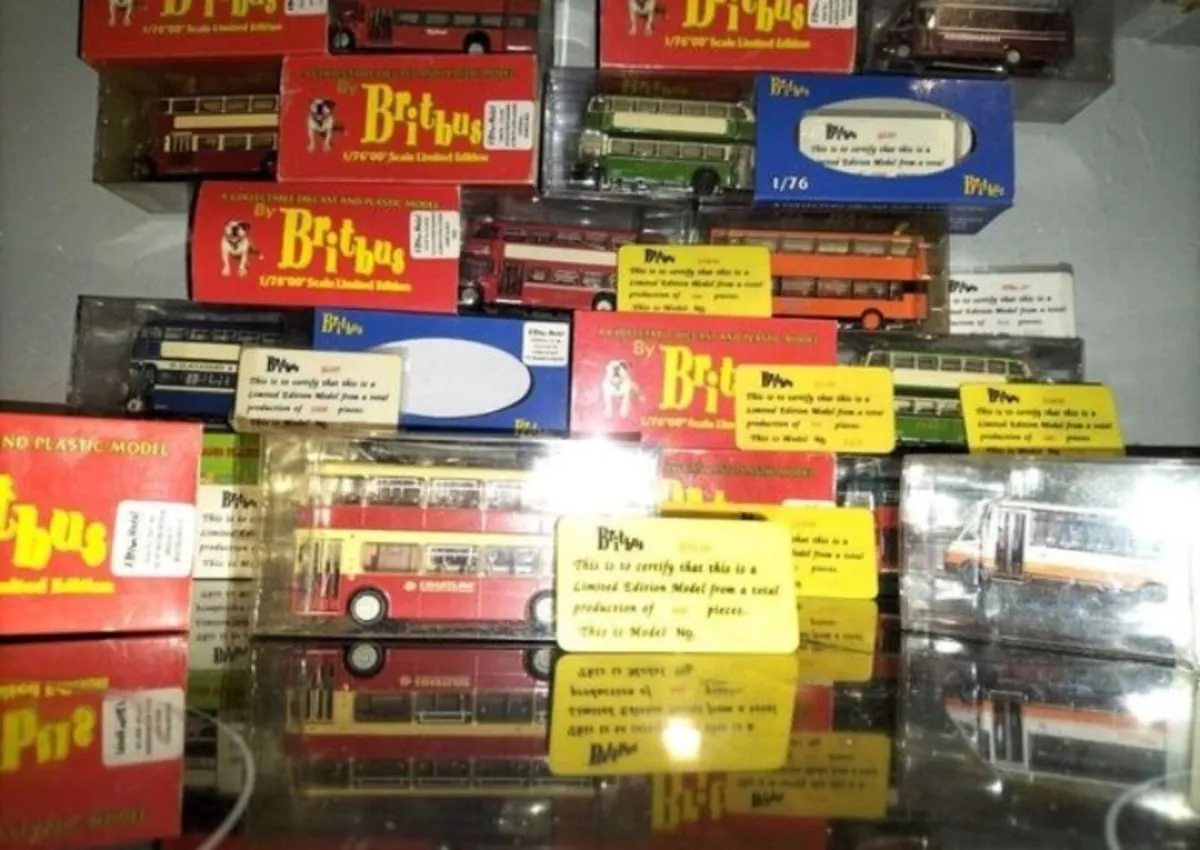 BRITISH BULLDOG BUSSES MODEL - Image 3