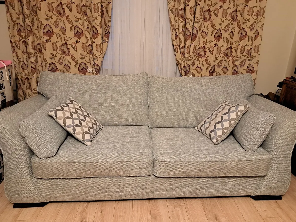 2 piece sofa suite - Image 1
