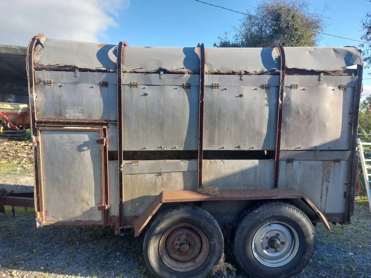 Cattle trailer - Image 1