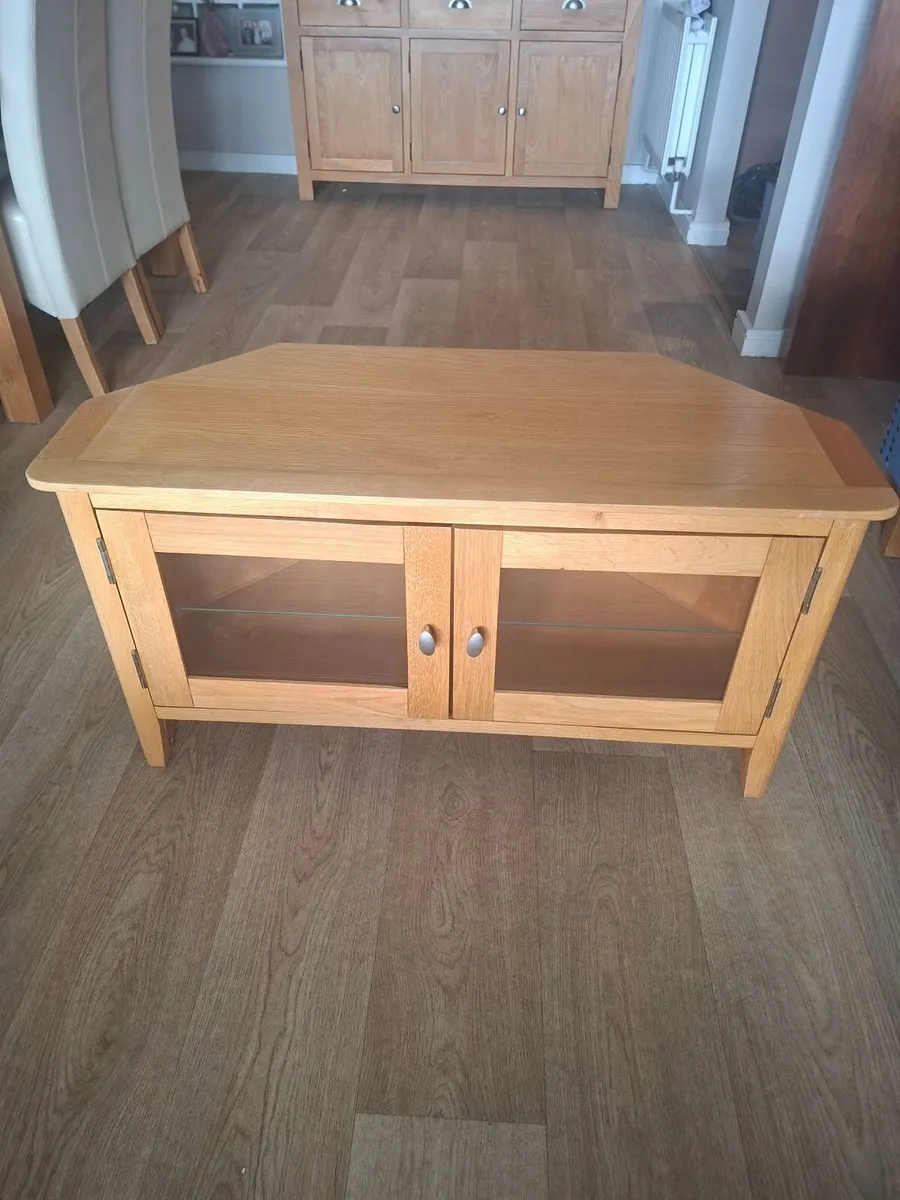 Tv stand