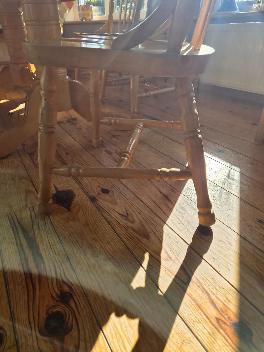 Kitchen Table and 6 Chairs - Image 4