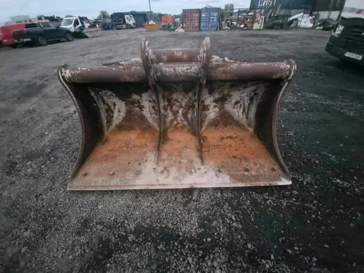 90mm grading bucket 84" - Image 1