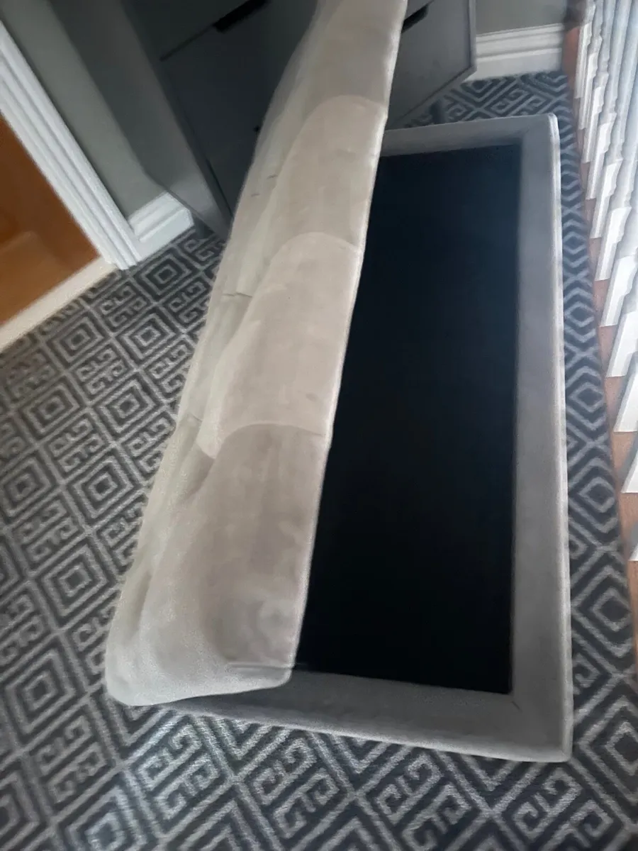 **Title: Grey Velvet Storage Ottoman Bench - Image 2