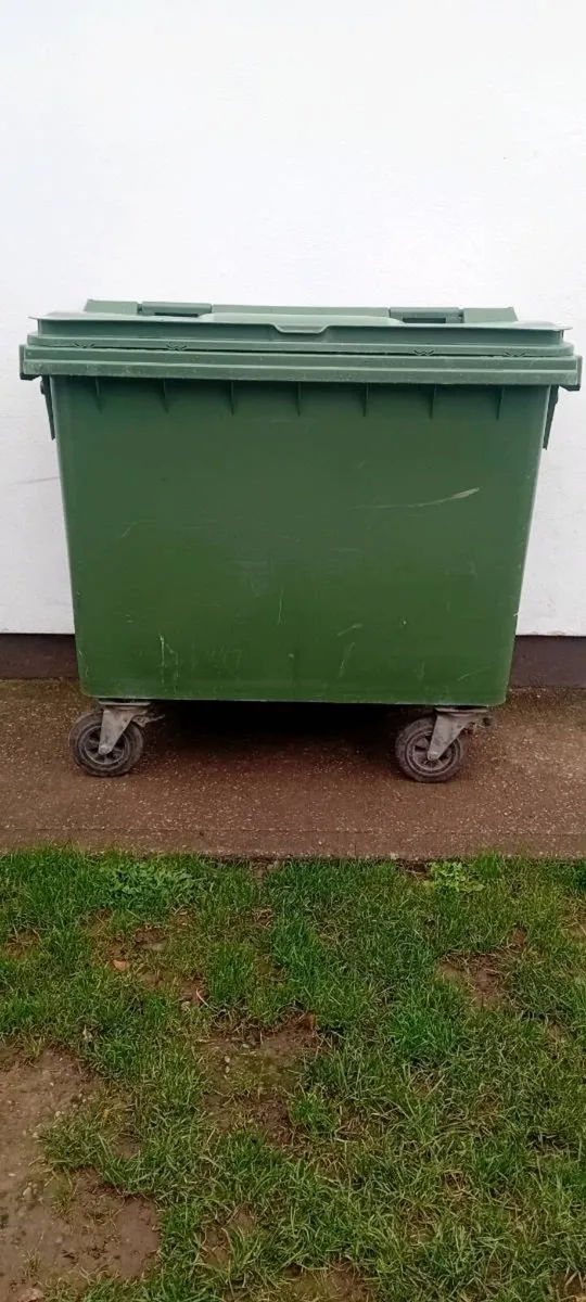 XXL commercial wheelie bin excellent for storage, - Image 1