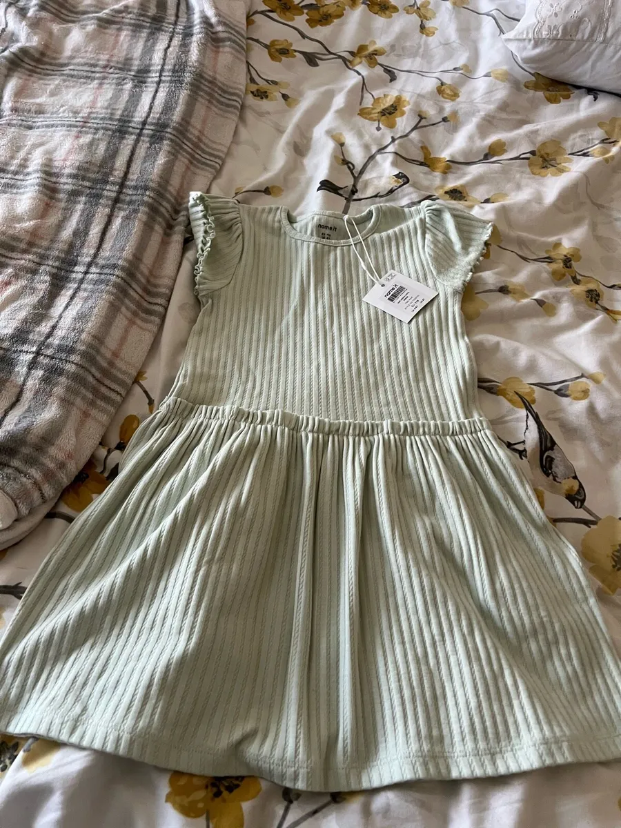 Girls BNWT dress age 4/5 €6 - Image 1