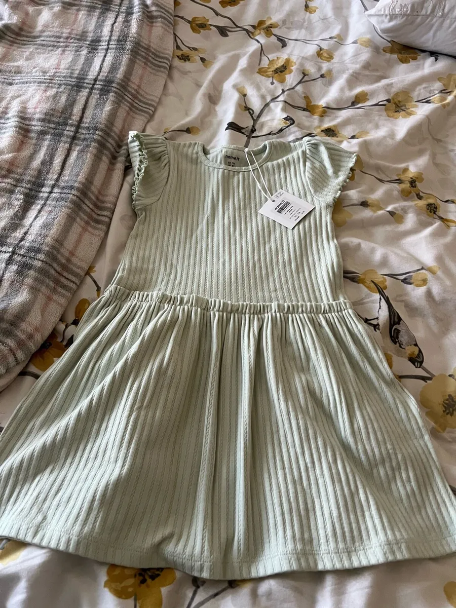 Girls BNWT dress age 4/5 €6 - Image 4
