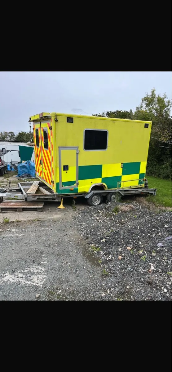 Ambulance unit - Image 1
