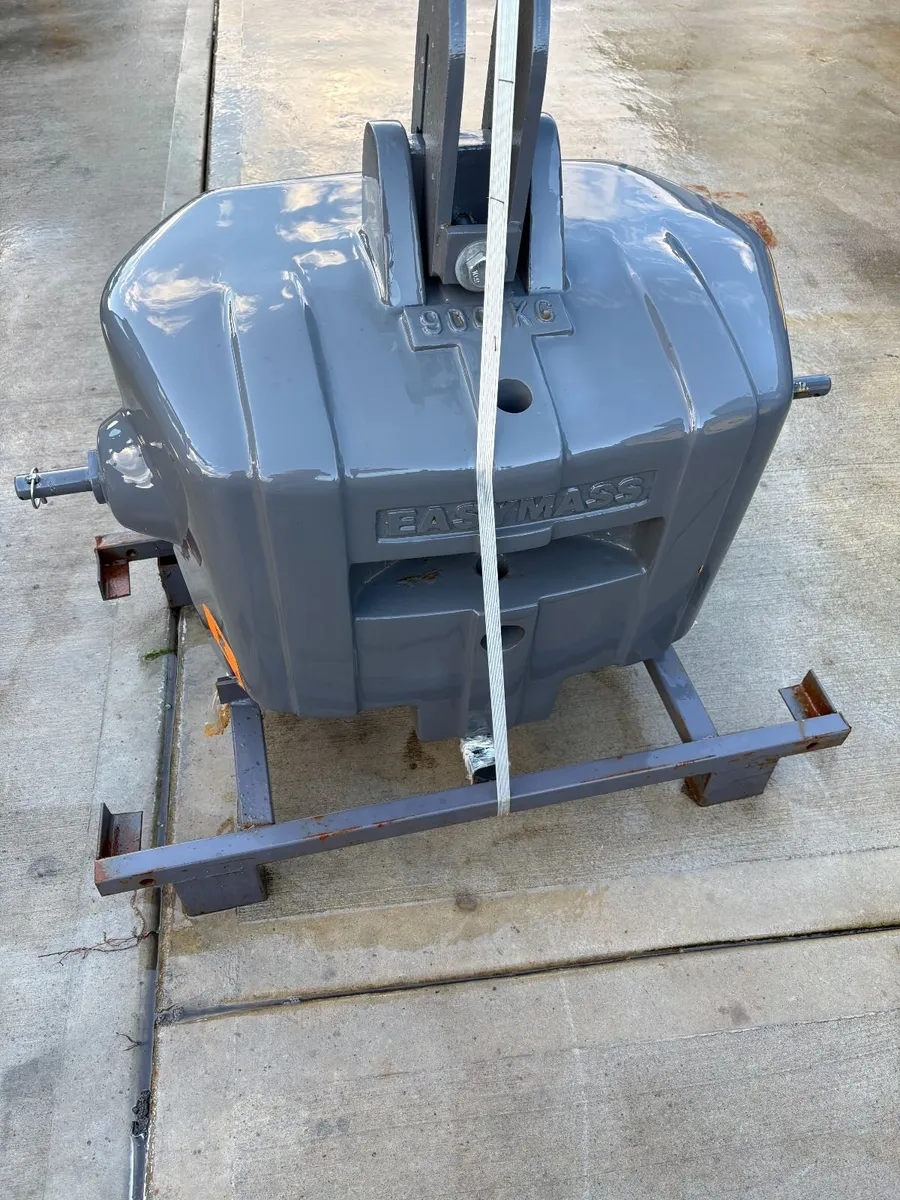 Quicke 900KG Weight block - Image 1