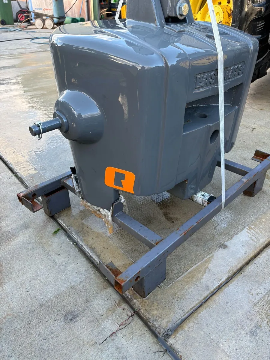 Quicke 900KG Weight block - Image 3