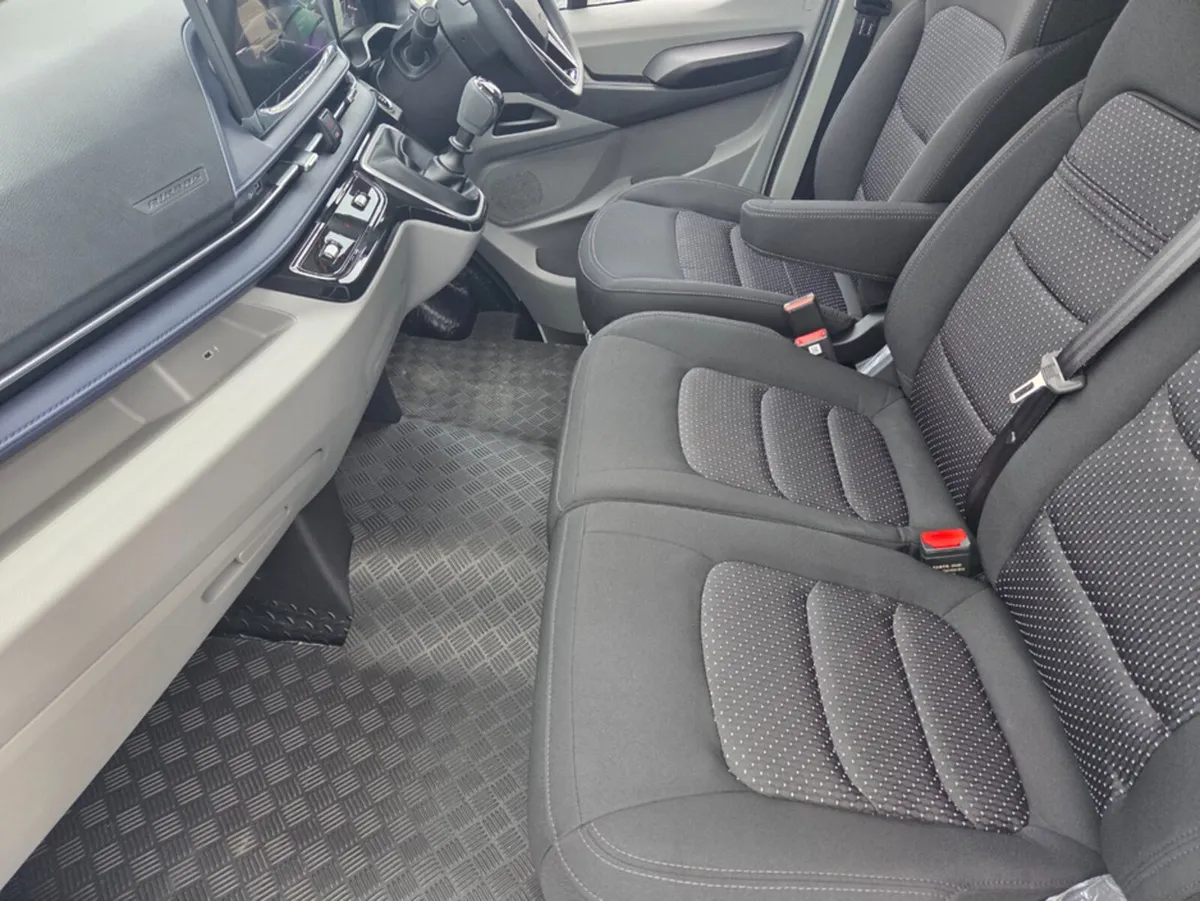 Maxus DELIVER 9 LUX MODEL 5 YEAR WARRANTY - Image 4