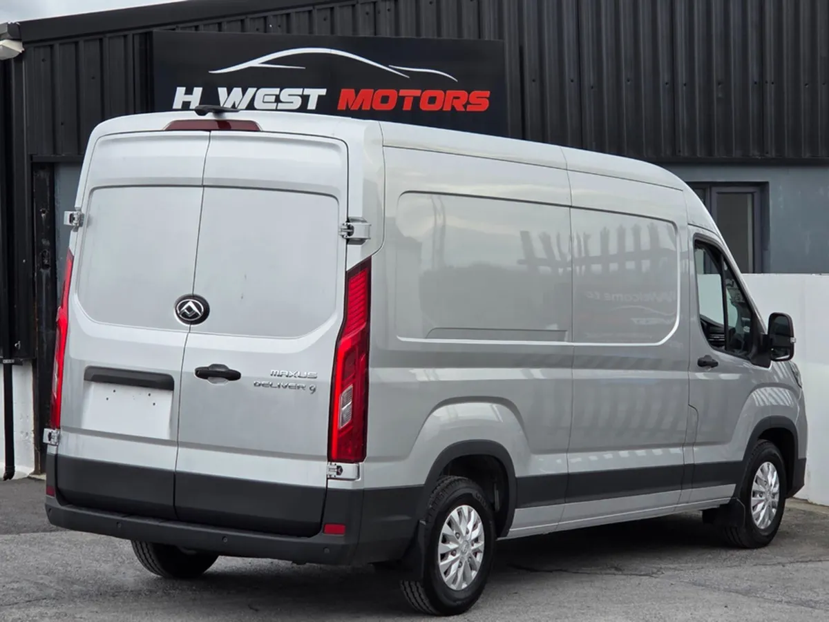 Maxus DELIVER 9 LUX MODEL 5 YEAR WARRANTY - Image 3