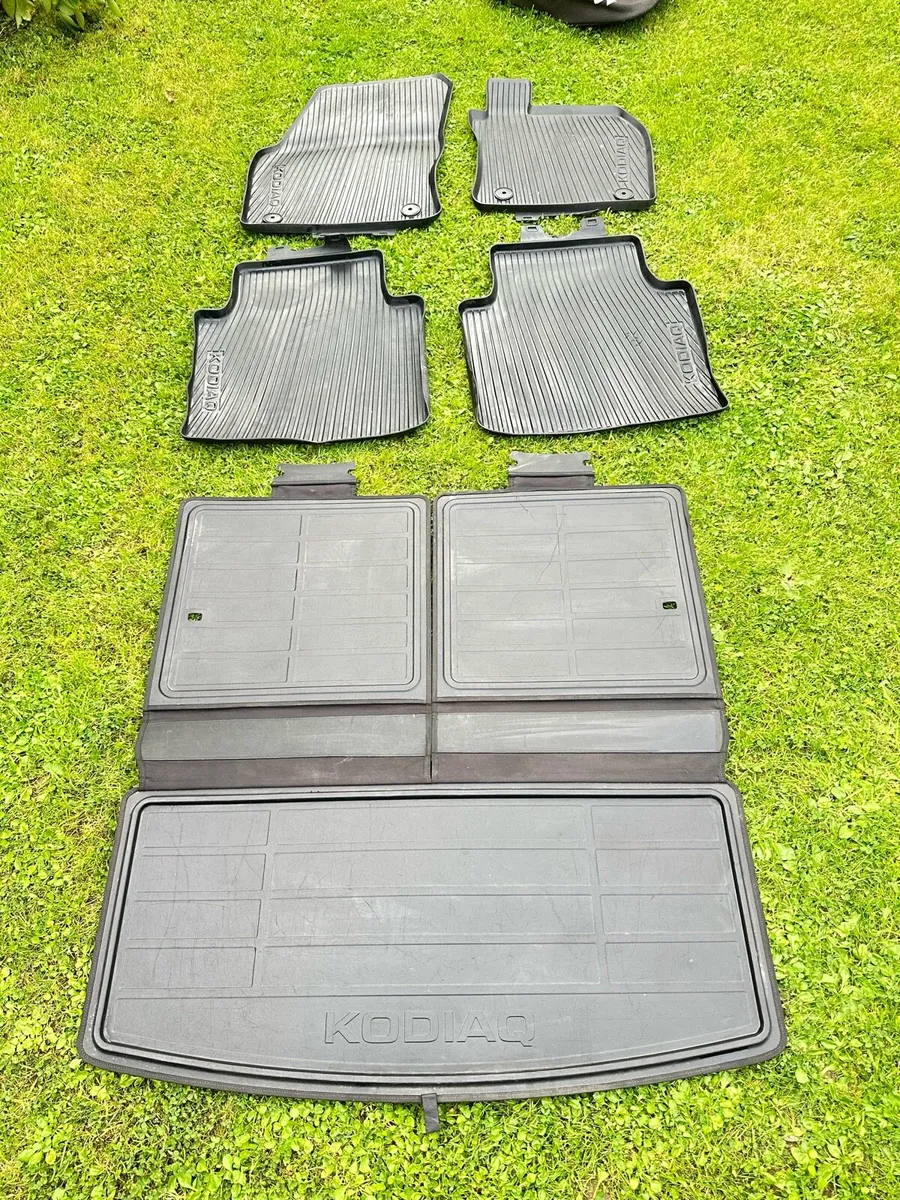 Oem Skoda kodiaq 7 seater rubber mats and boot lin - Image 1