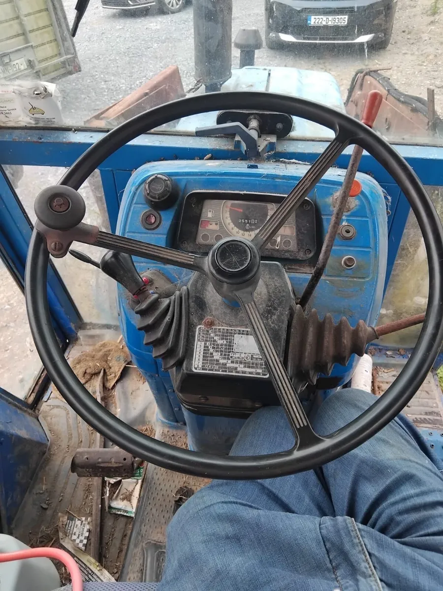 Vintage ford 2910 - Image 3