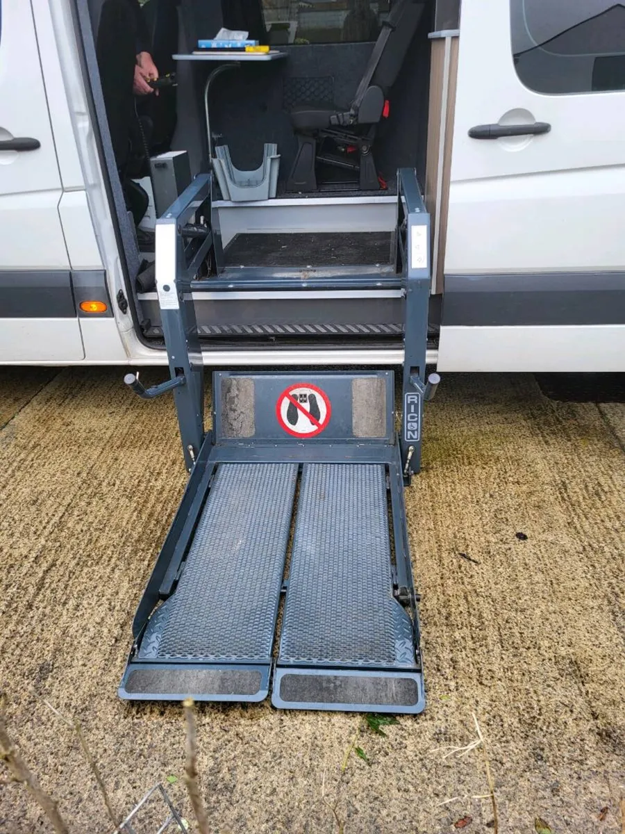 Wheelchair lift - Image 1