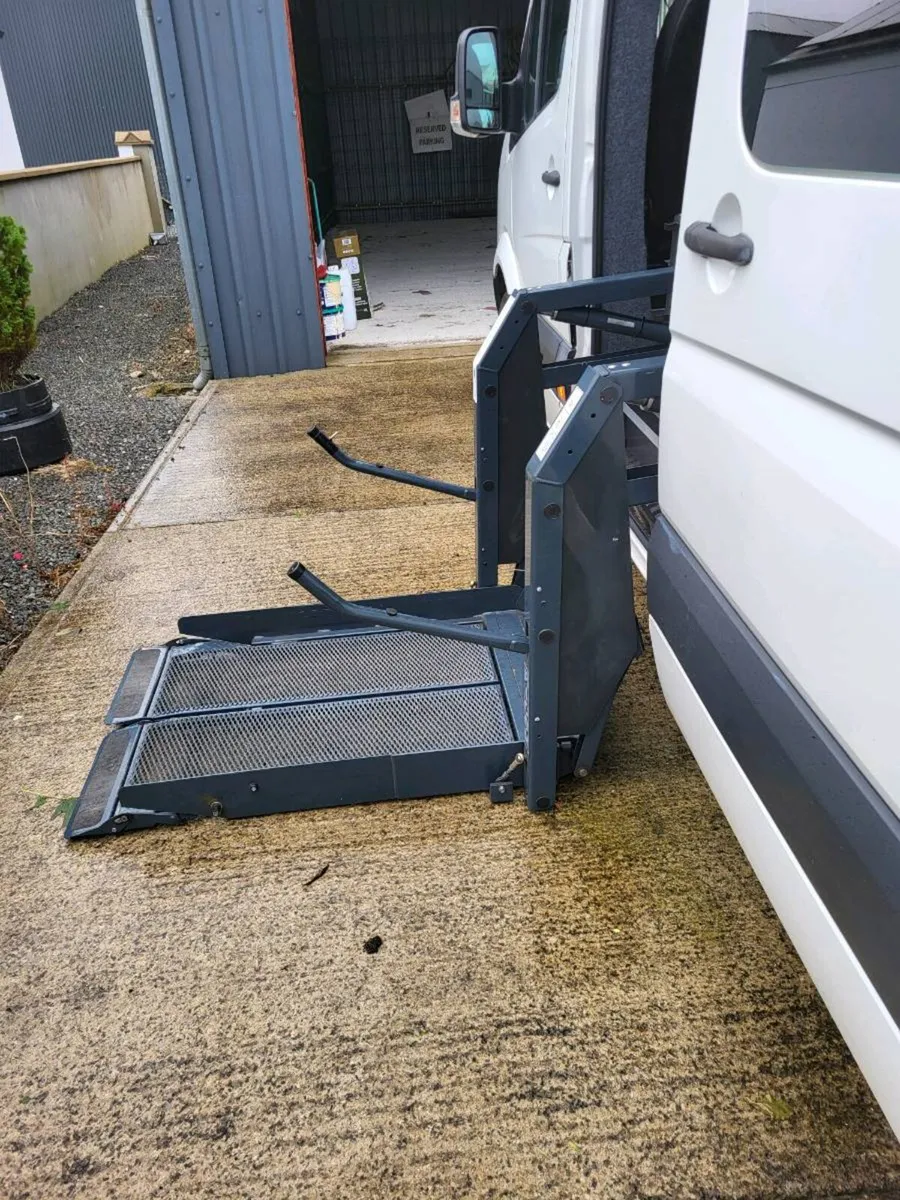 Wheelchair lift - Image 3
