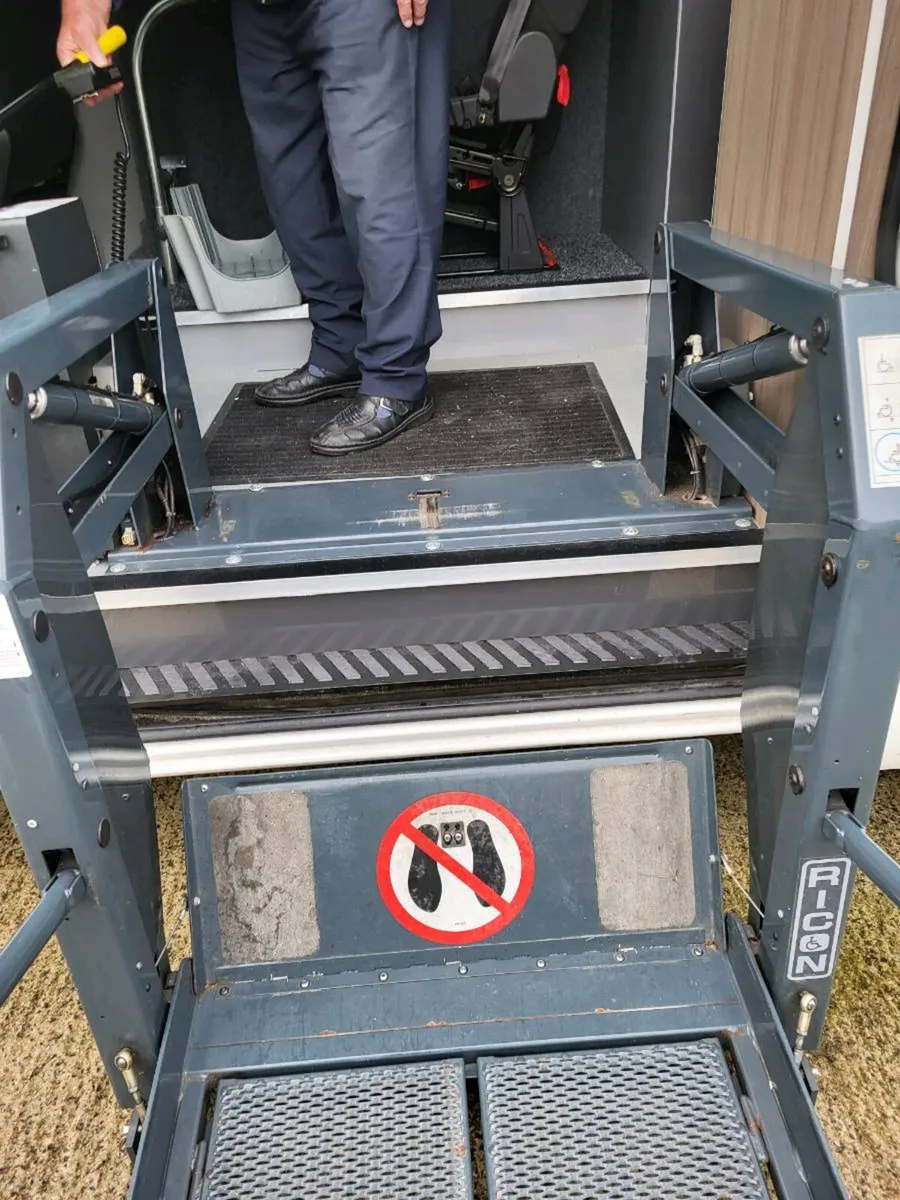 Wheelchair lift - Image 4