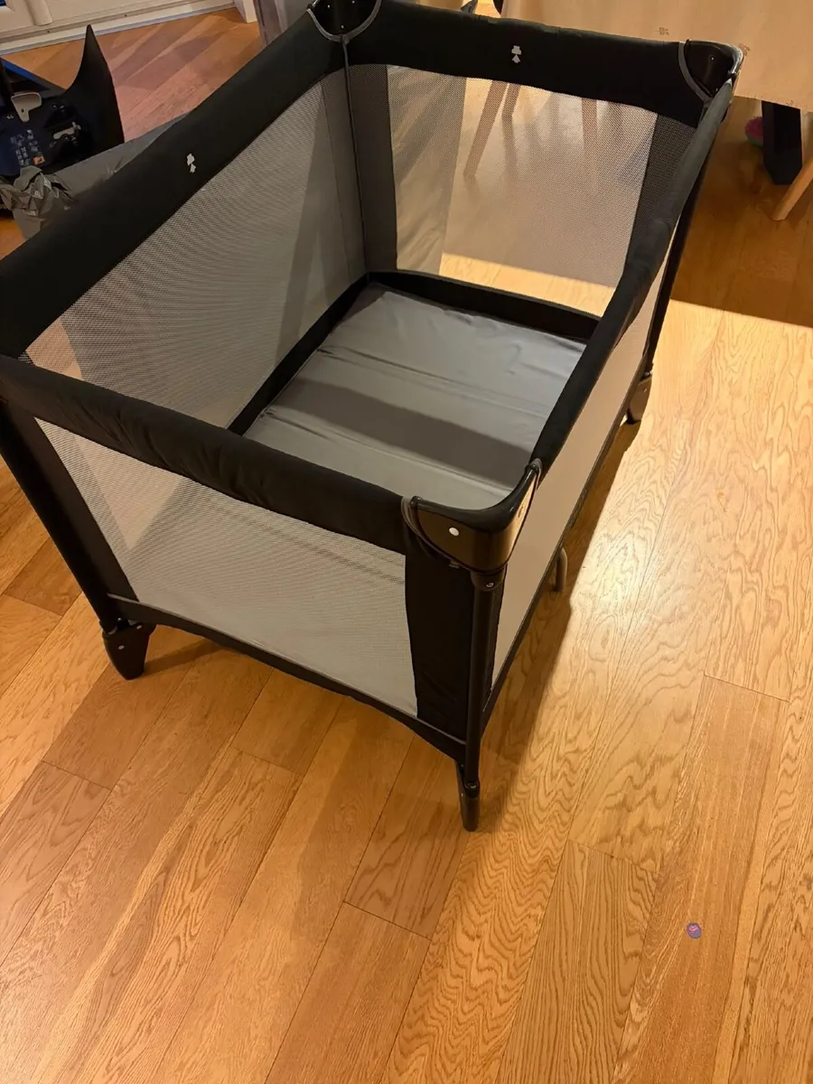 Graco Travel Cot / Playpen - Image 2