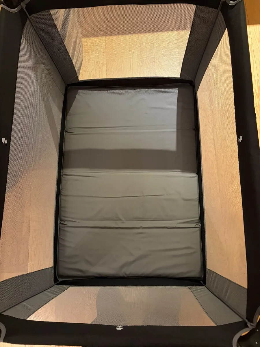 Graco Travel Cot / Playpen - Image 3