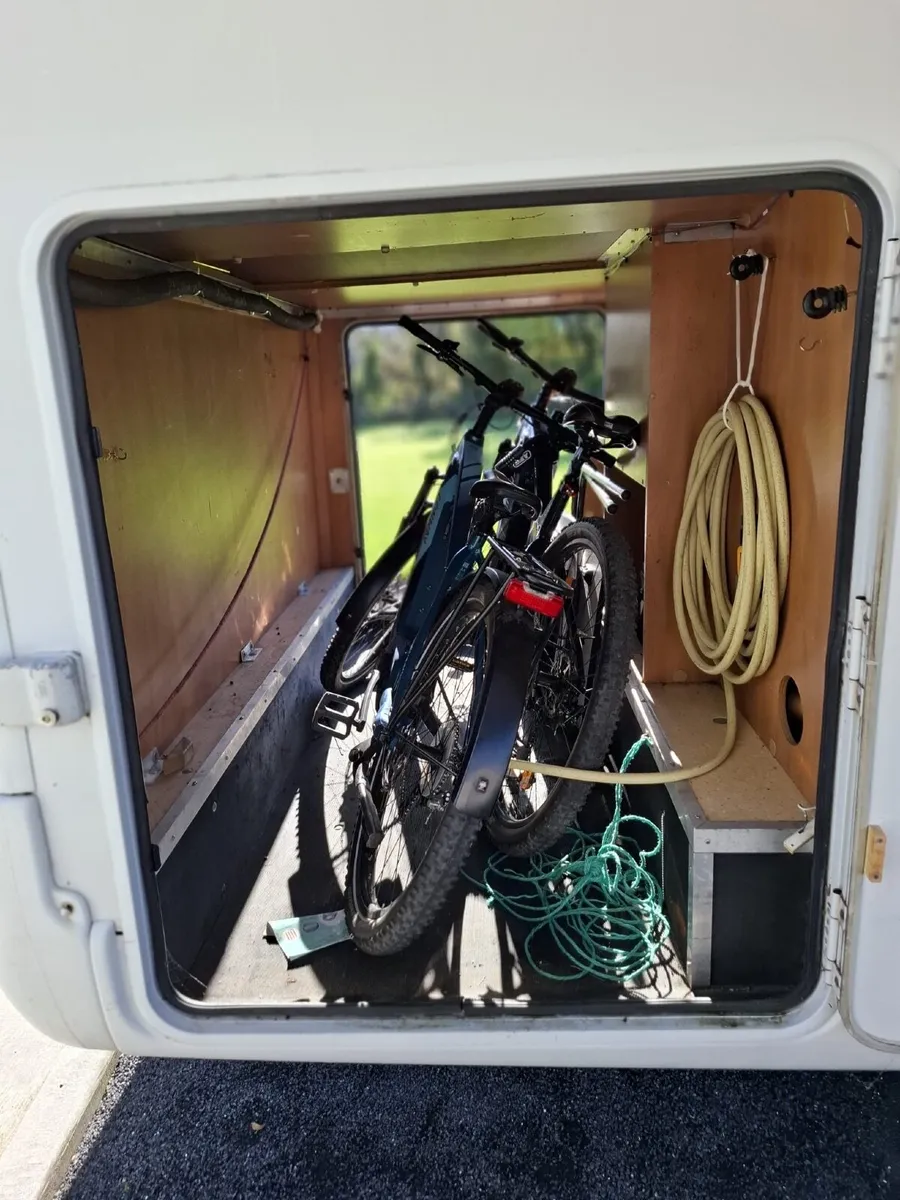 Camper van - Image 3