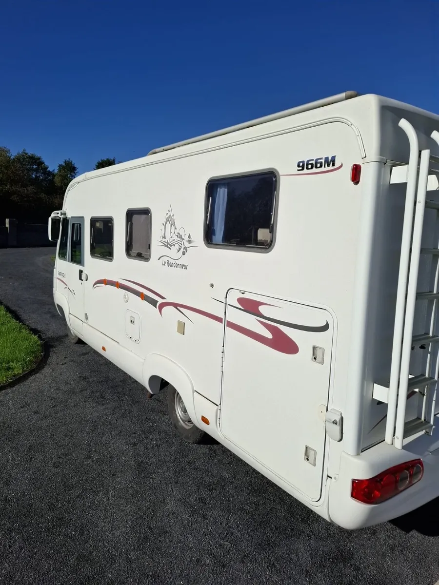 Camper van - Image 2