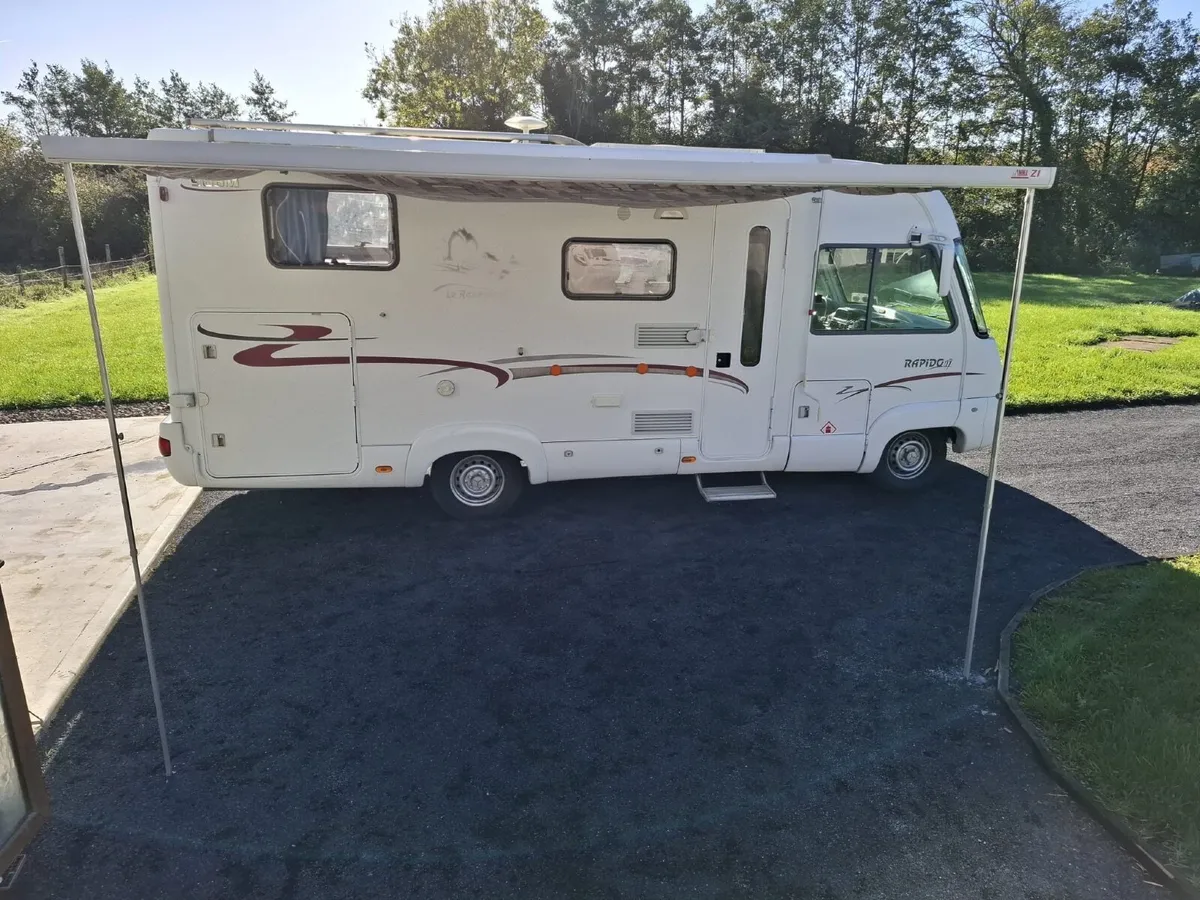 Camper van - Image 1