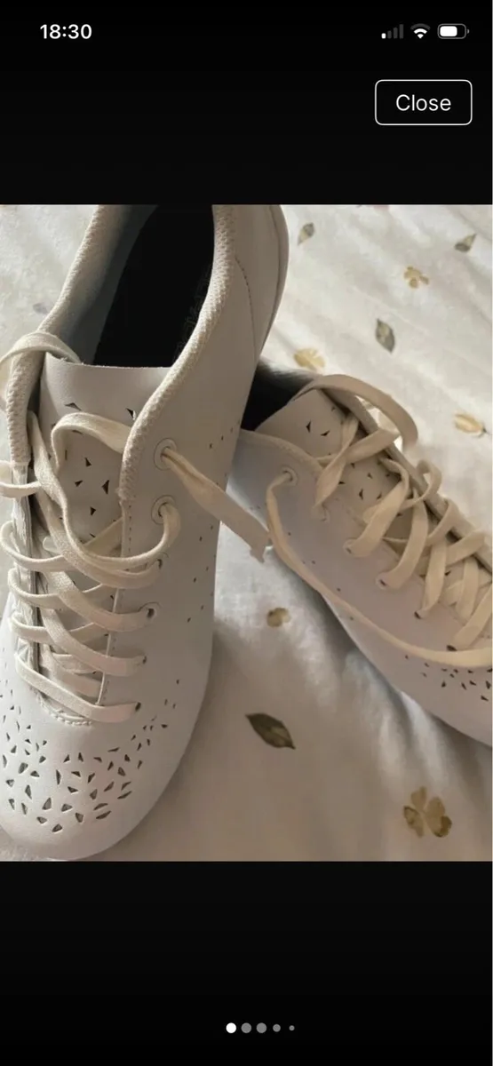 Cycling shoes - Image 1
