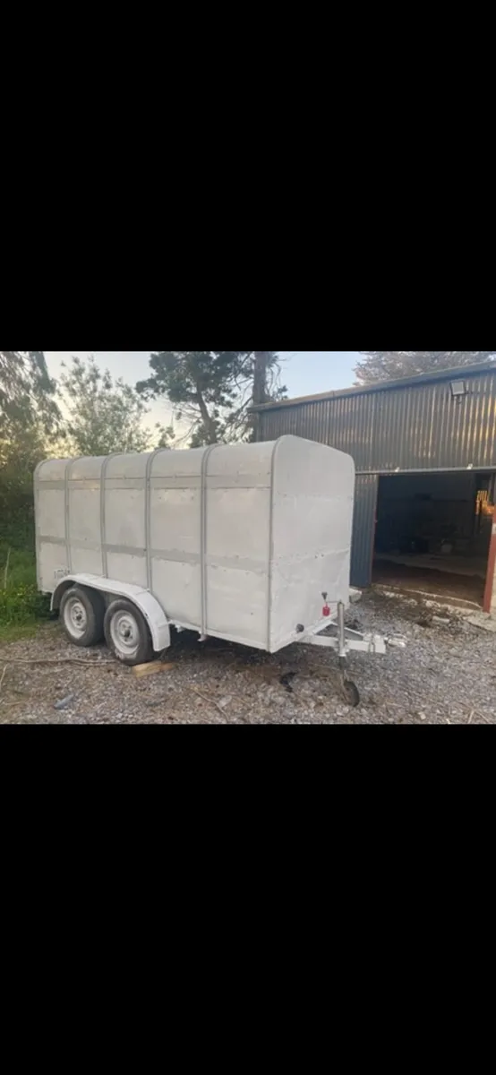 Trailer - Image 1