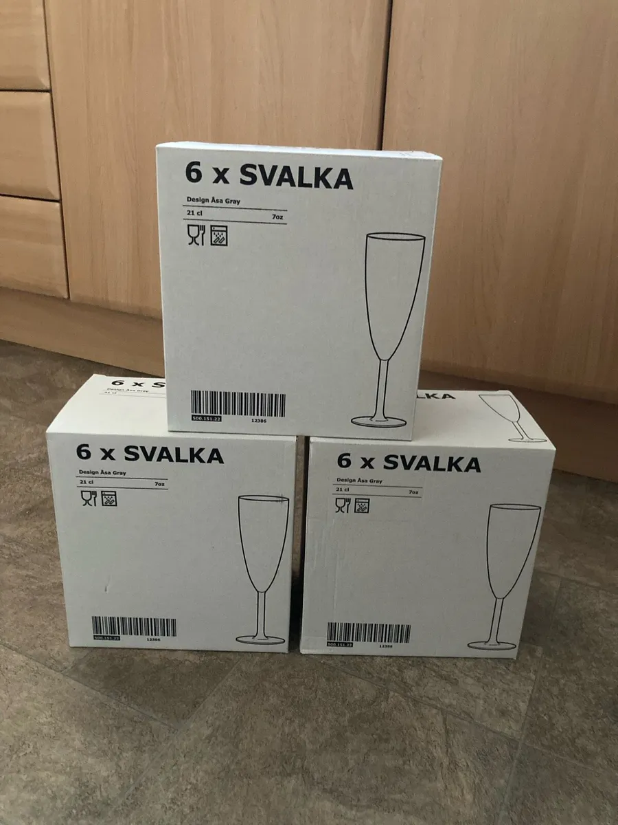 Champagne glasses - Image 1