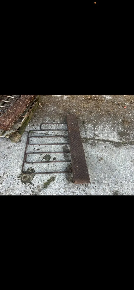 Two Man hole steel covers for slatted tank - Image 4