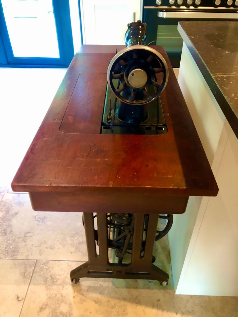 Sewing Machine - Image 3